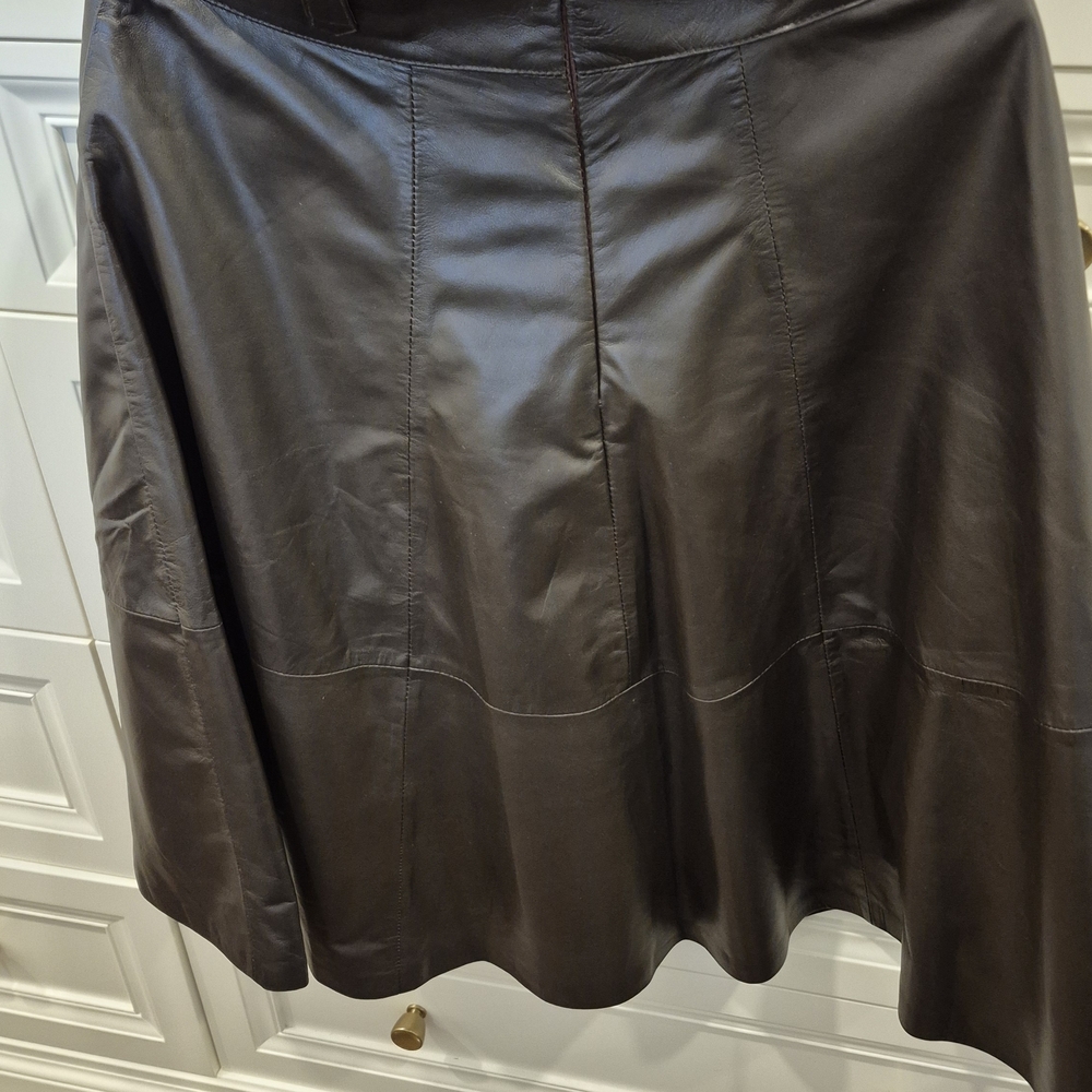 Elegant Brown Leather Skirt